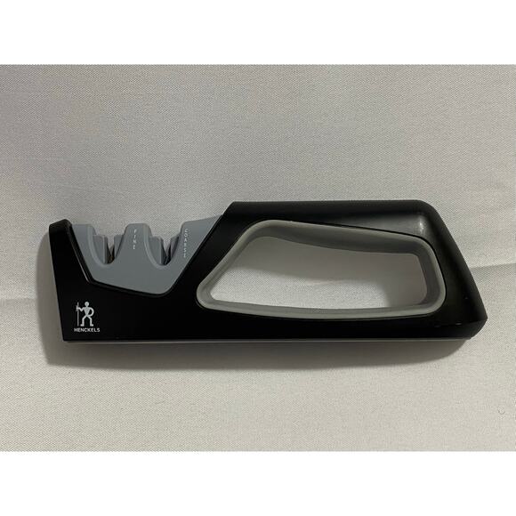 The handy HENCKELS Handheld 2-Stage Knife Sharpener - Picture 5 of 6